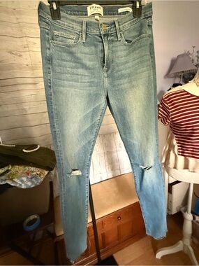 Frame Denim Light Wash Ripped Skinny Jeans - Blue